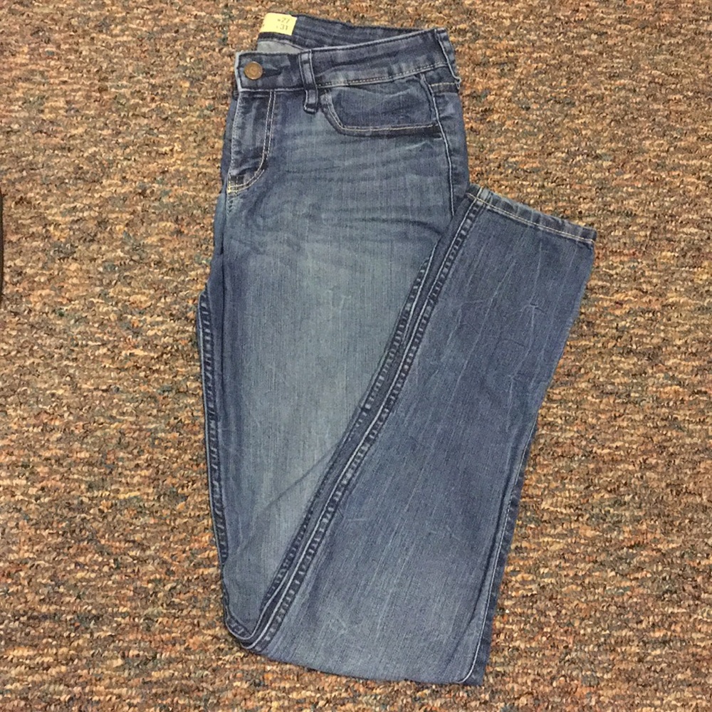 Like new! Hollister Super Skinny medium wash Jean